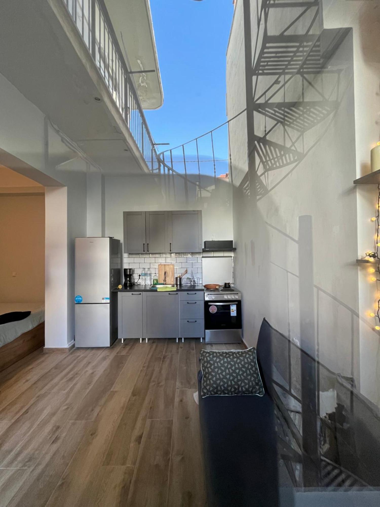 Noa - Designed Garden Studio In The City Center กาลามาตา ภายนอก รูปภาพ